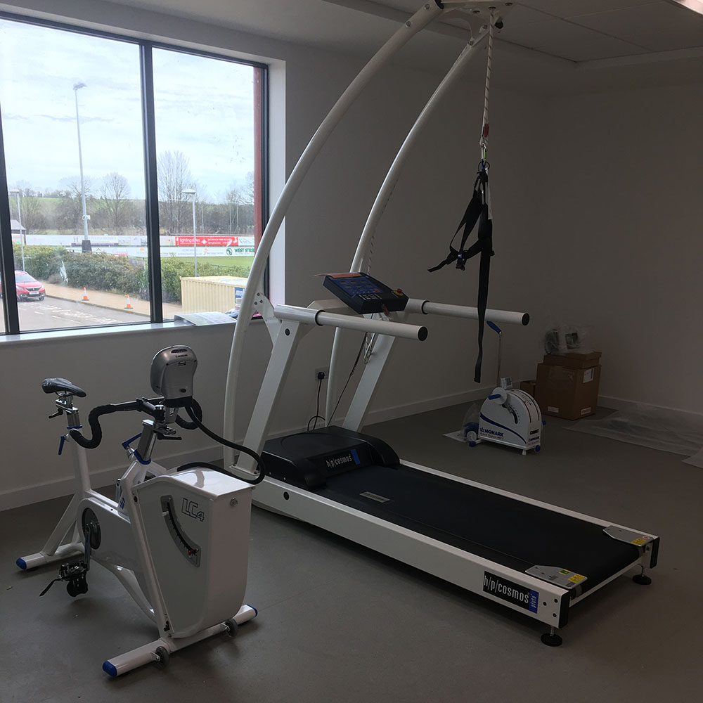 h/p/cosmos pluto treadmill